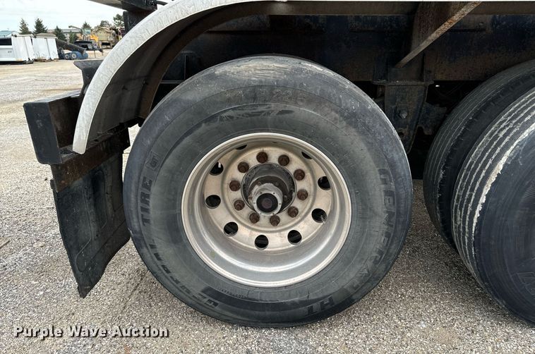 image for item EG6807 1999 Etnyre TR 6 asphalt distributor trailer