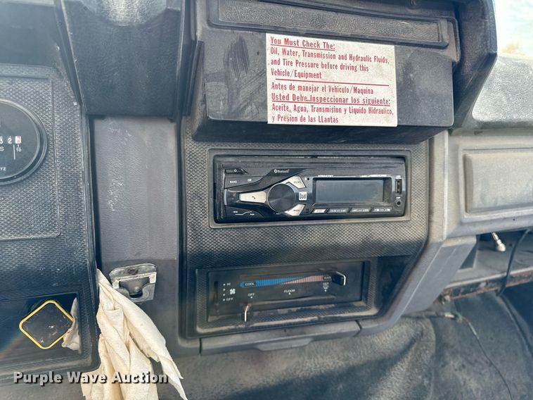 image for item EG6813 1995 Ford F800 truck cab and chassis