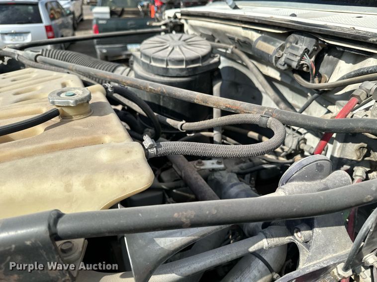 image for item EG6813 1995 Ford F800 truck cab and chassis