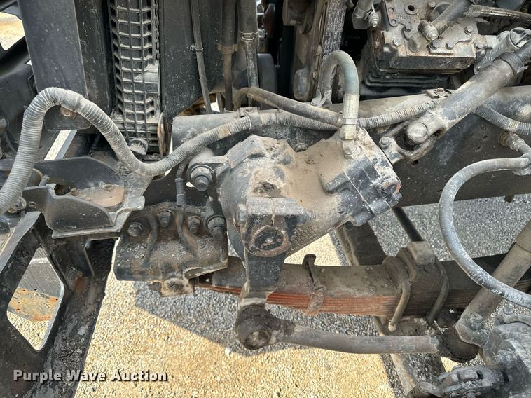 image for item EG6813 1995 Ford F800 truck cab and chassis