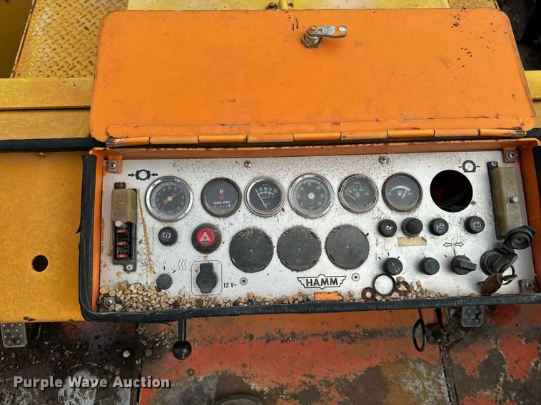 image for item EG6814 1998 Hamm GRW 15 pneumatic roller