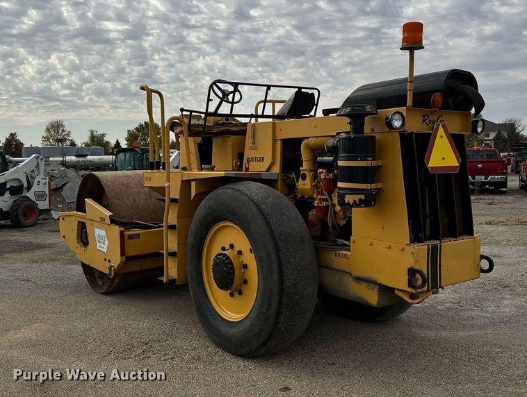 image for item EG6815 1978 RayGo Rustler 404 B single drum roller