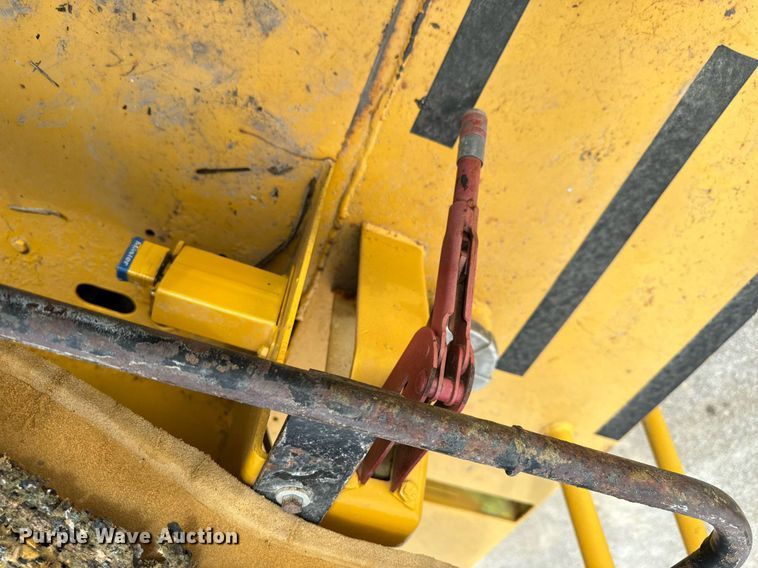 image for item EG6815 1978 RayGo Rustler 404 B single drum roller