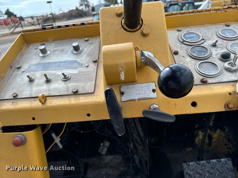 image for item EG6815 1978 RayGo Rustler 404 B single drum roller