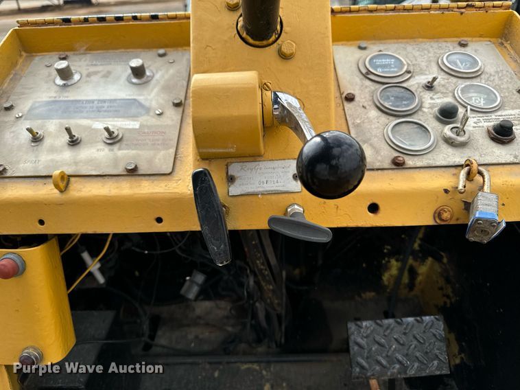 image for item EG6815 1978 RayGo Rustler 404 B single drum roller