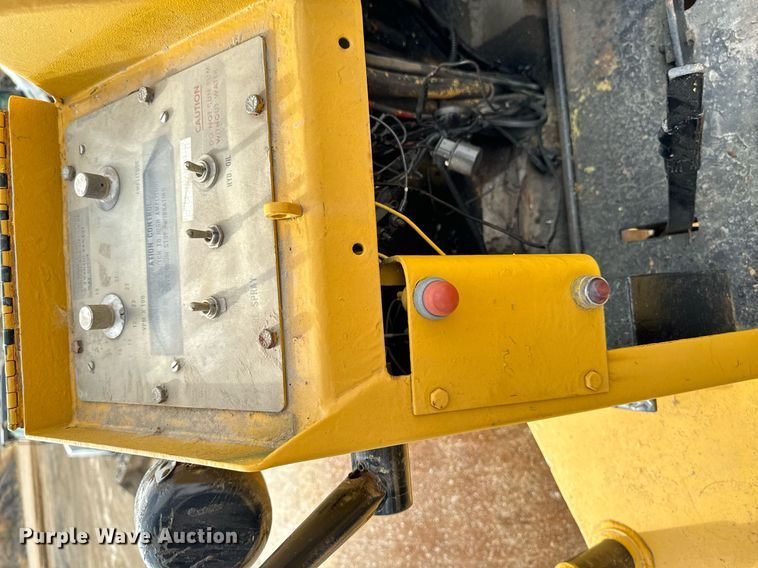 image for item EG6815 1978 RayGo Rustler 404 B single drum roller