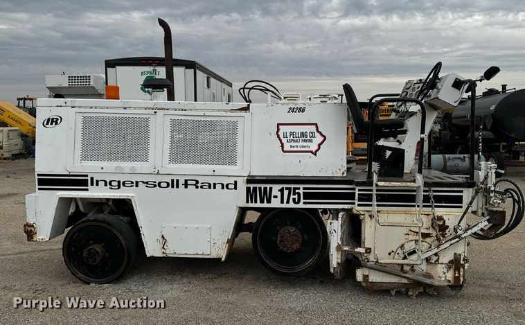 image for item EG6816 1991 Ingersoll-Rand MW-175 milling machine