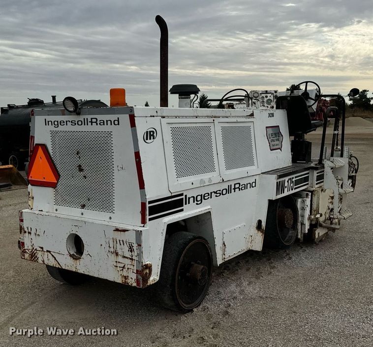 image for item EG6816 1991 Ingersoll-Rand MW-175 milling machine