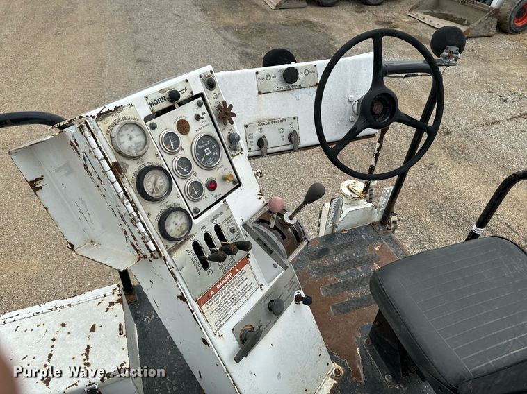 image for item EG6816 1991 Ingersoll-Rand MW-175 milling machine