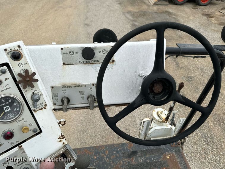 image for item EG6816 1991 Ingersoll-Rand MW-175 milling machine