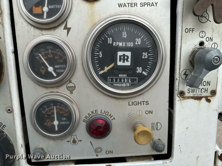 image for item EG6816 1991 Ingersoll-Rand MW-175 milling machine