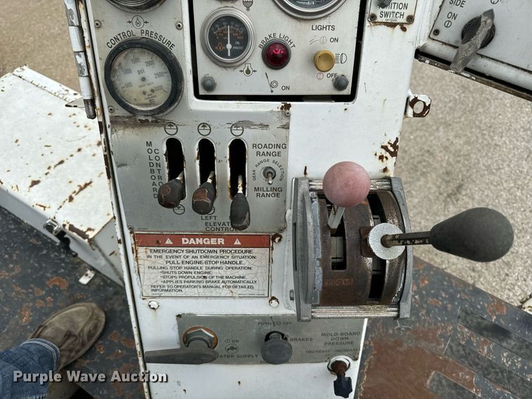 image for item EG6816 1991 Ingersoll-Rand MW-175 milling machine