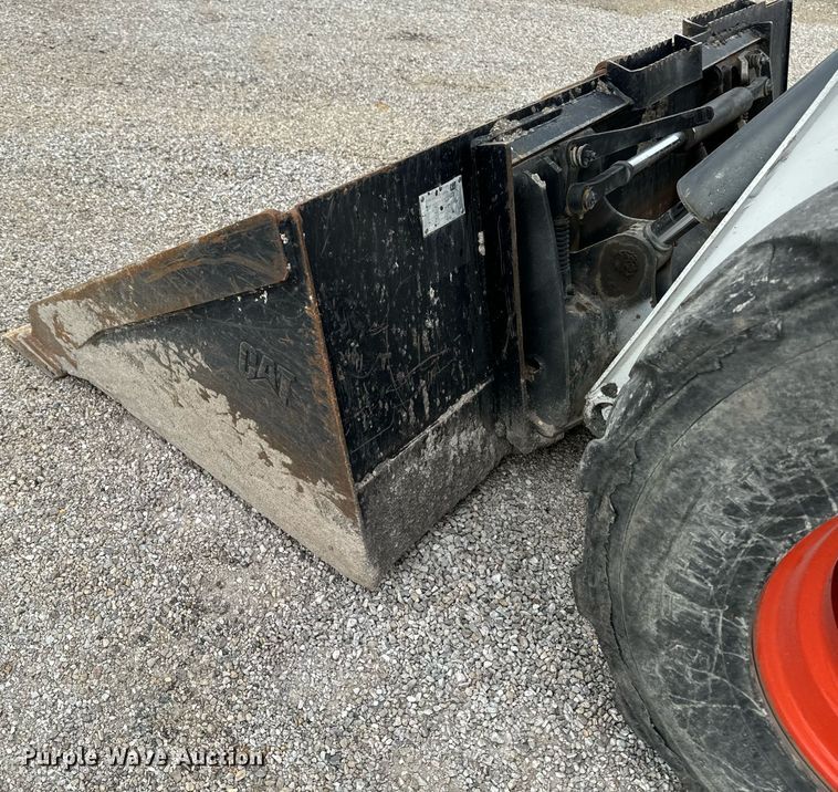 image for item EG6817 2012 Bobcat S750 skid steer loader