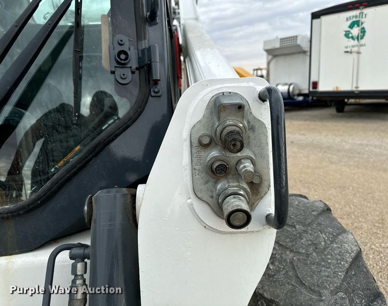 image for item EG6817 2012 Bobcat S750 skid steer loader