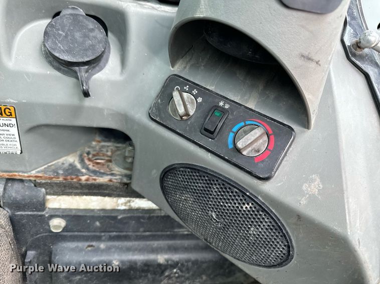 image for item EG6817 2012 Bobcat S750 skid steer loader