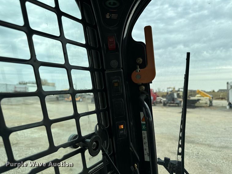 image for item EG6817 2012 Bobcat S750 skid steer loader