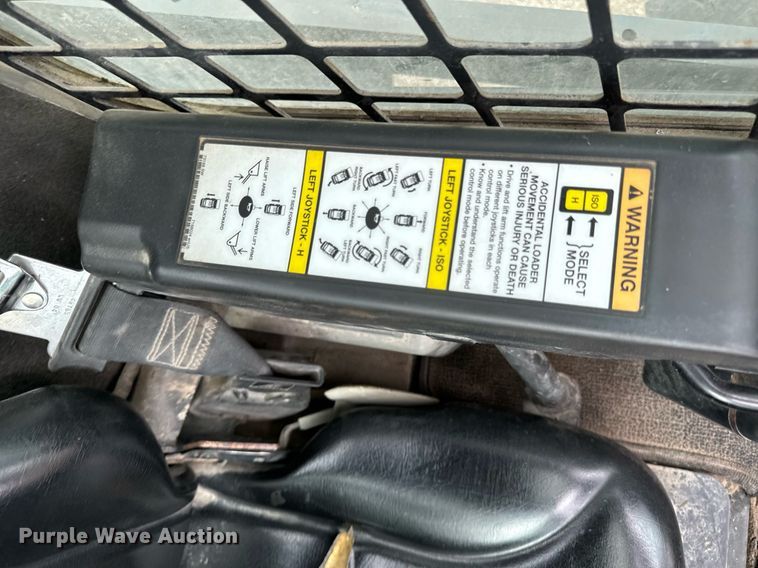 image for item EG6817 2012 Bobcat S750 skid steer loader