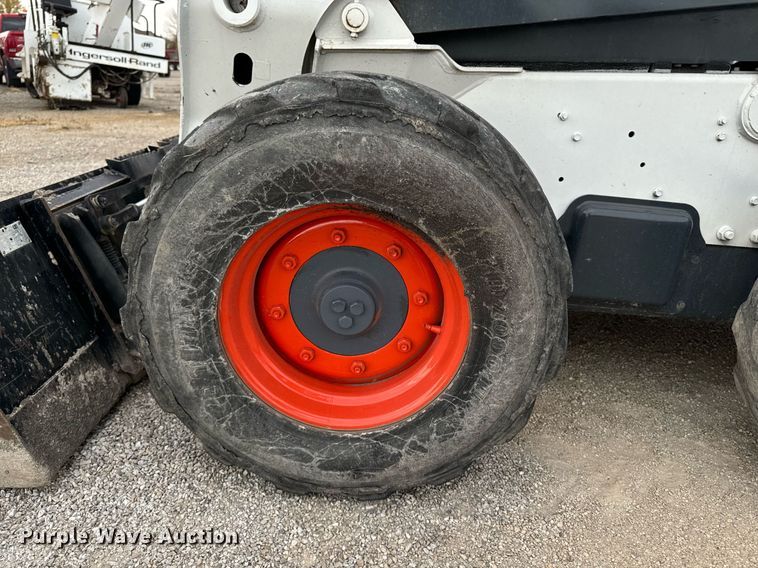 image for item EG6817 2012 Bobcat S750 skid steer loader