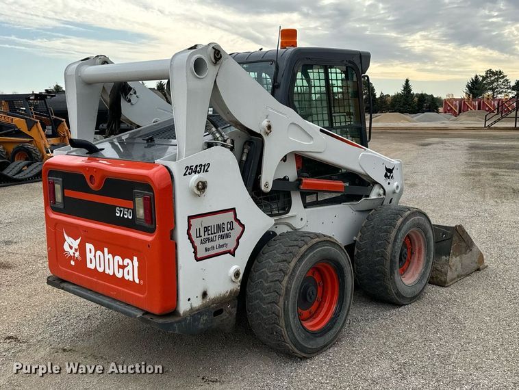 image for item EG6818 2012 Bobcat S750 skid steer loader