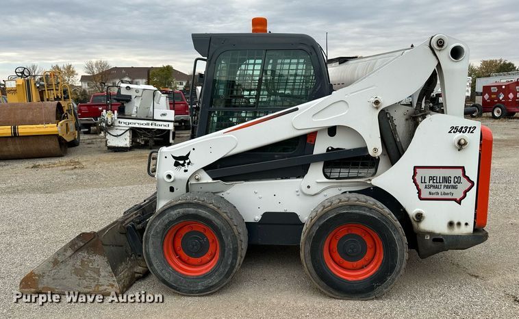 image for item EG6818 2012 Bobcat S750 skid steer loader