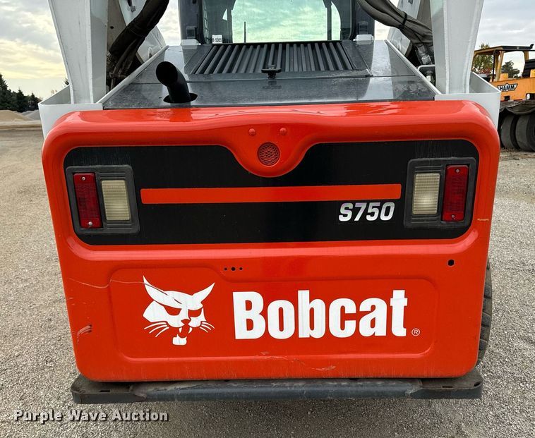 image for item EG6818 2012 Bobcat S750 skid steer loader