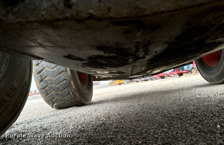image for item EG6818 2012 Bobcat S750 skid steer loader