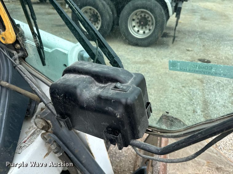 image for item EG6818 2012 Bobcat S750 skid steer loader