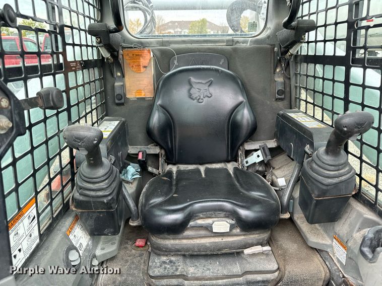 image for item EG6818 2012 Bobcat S750 skid steer loader