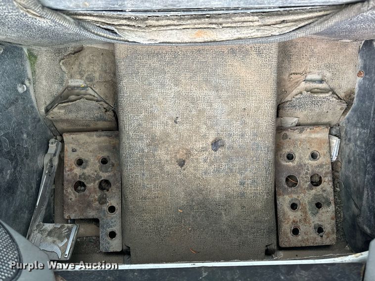 image for item EG6818 2012 Bobcat S750 skid steer loader