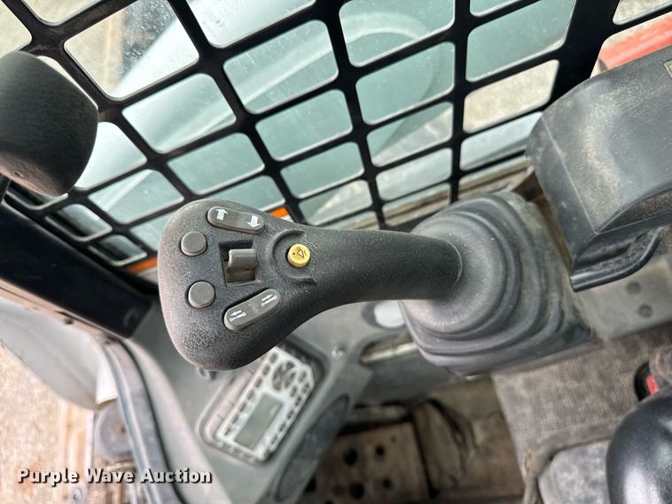 image for item EG6818 2012 Bobcat S750 skid steer loader