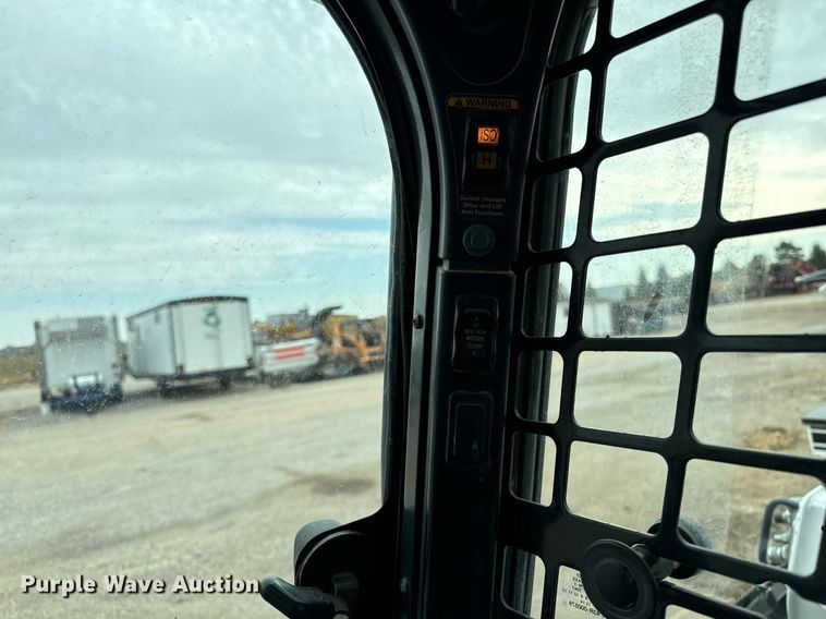 image for item EG6818 2012 Bobcat S750 skid steer loader