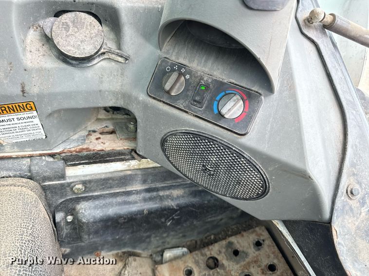 image for item EG6818 2012 Bobcat S750 skid steer loader