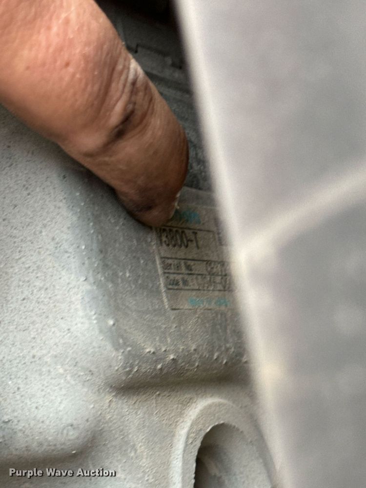 image for item EG6818 2012 Bobcat S750 skid steer loader