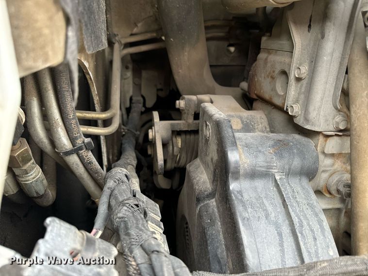 image for item EG6818 2012 Bobcat S750 skid steer loader