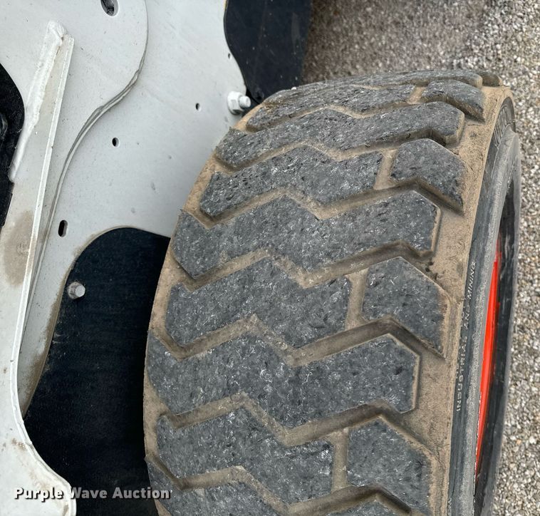 image for item EG6818 2012 Bobcat S750 skid steer loader