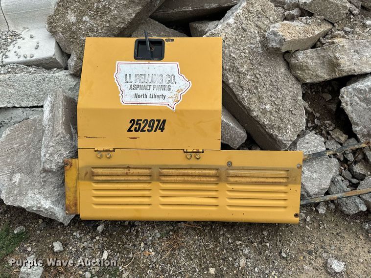 image for item EG6820 Caterpillar 955L track loader