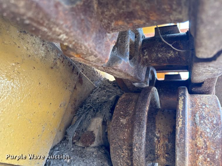 image for item EG6820 Caterpillar 955L track loader