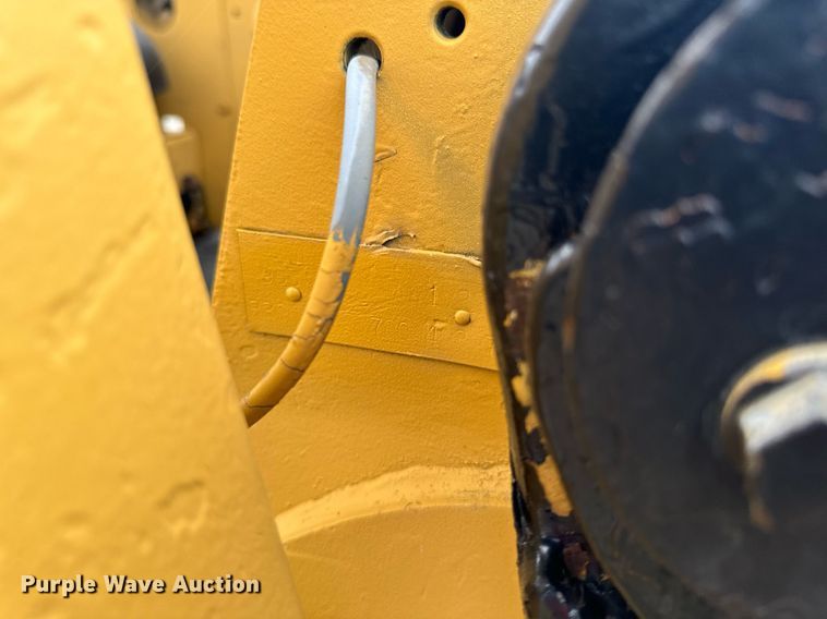 image for item EG6820 Caterpillar 955L track loader