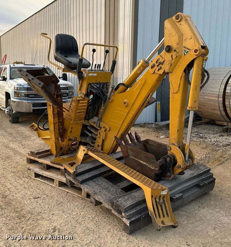 image for item EG6821 2008 Vermeer B930A backhoe attachment
