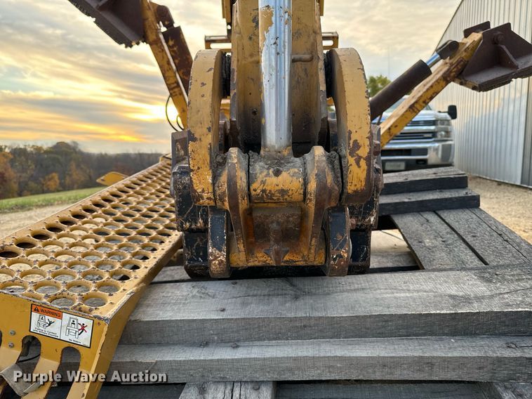 image for item EG6821 2008 Vermeer B930A backhoe attachment