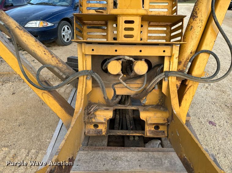 image for item EG6821 2008 Vermeer B930A backhoe attachment