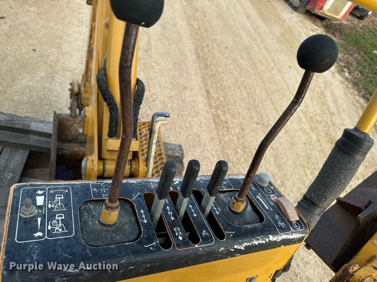 image for item EG6821 2008 Vermeer B930A backhoe attachment