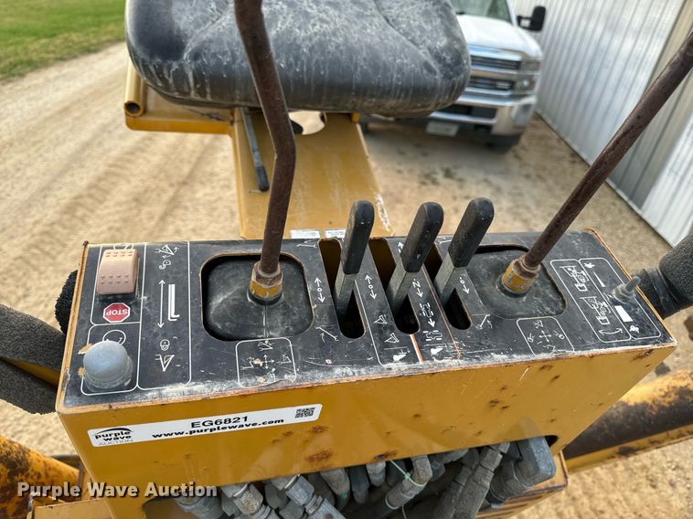 image for item EG6821 2008 Vermeer B930A backhoe attachment