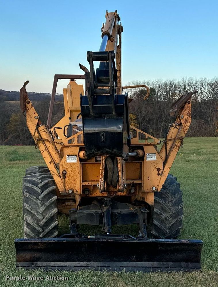 image for item EG6823 Case 760 rock saw