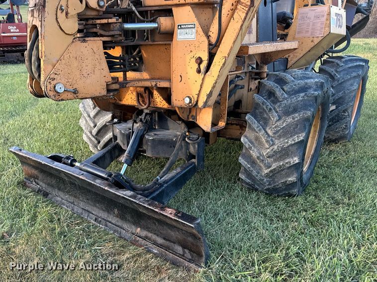 image for item EG6823 Case 760 rock saw