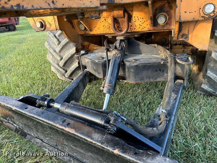 image for item EG6823 Case 760 rock saw