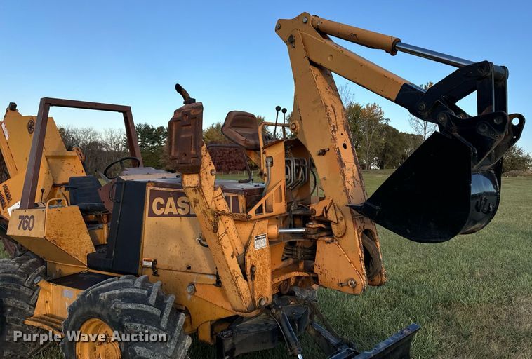 image for item EG6823 Case 760 rock saw