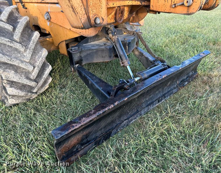 image for item EG6823 Case 760 rock saw