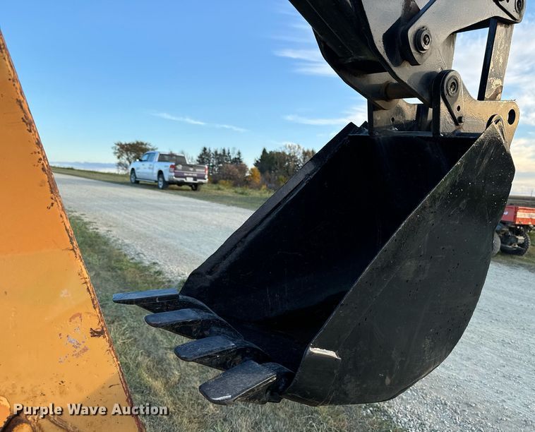 image for item EG6823 Case 760 rock saw