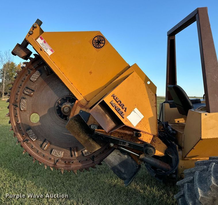 image for item EG6823 Case 760 rock saw